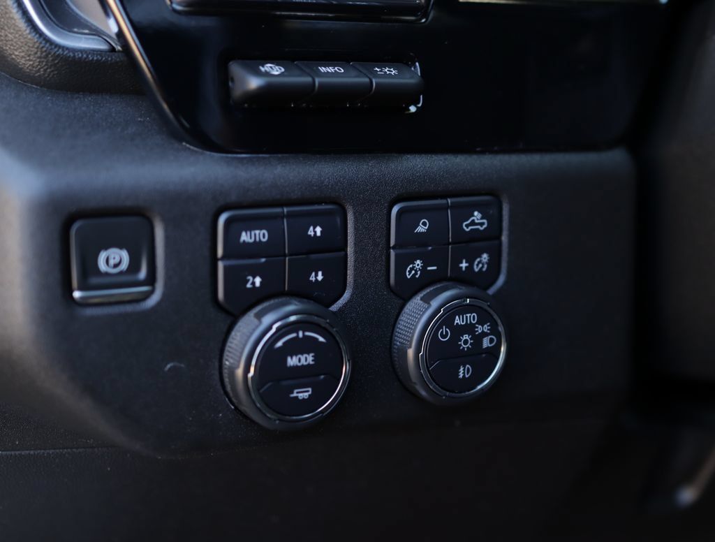 Used 2024 Chevrolet Silverado 2500 High Country w/ High Country Premium Package AWD/4WD image 11