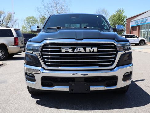 Used 2025 RAM 1500 Laramie AWD/4WD image 6