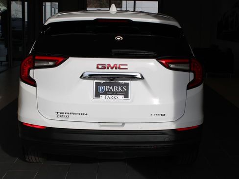 Used 2024 GMC Terrain SLE image 26