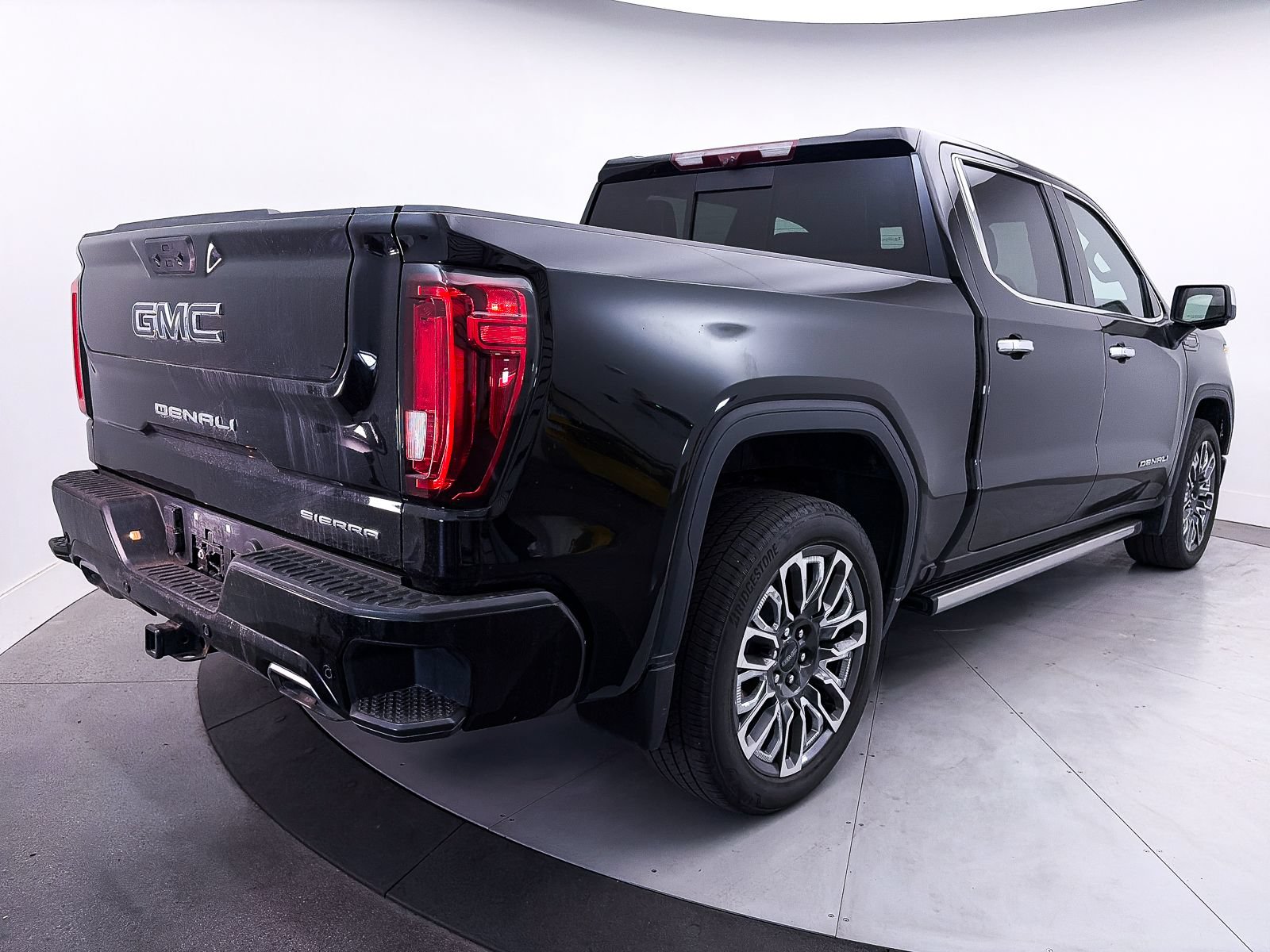 Used 2024 GMC Sierra 1500 Denali Ultimate AWD/4WD image 18