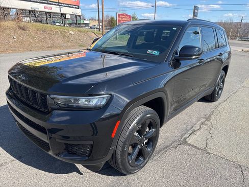 Used 2023 Jeep Grand Cherokee L Laredo image 8