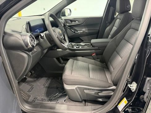 New 2026 Chevrolet Equinox LT w/ Safety and Technology Package AWD/4WD image 9