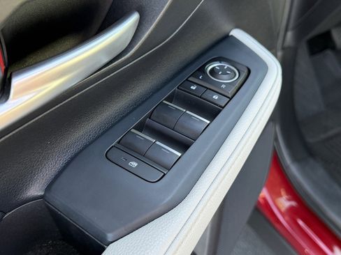 Certified 2025 Toyota Grand Highlander FWD image 18