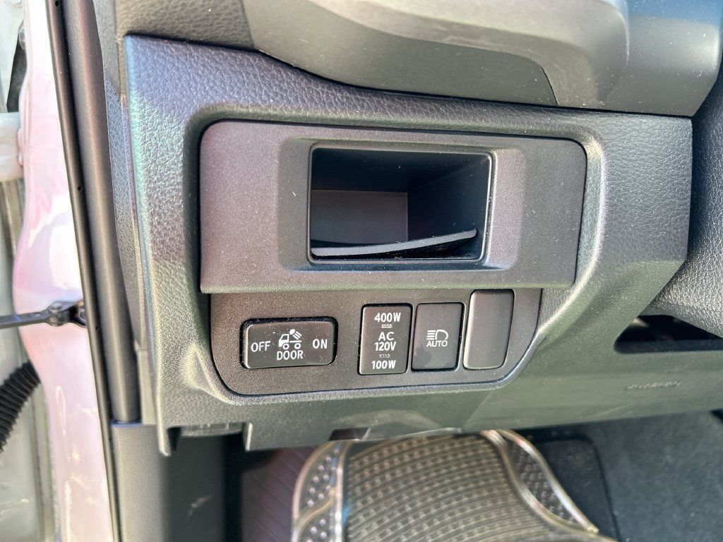 Used 2019 Toyota Tacoma TRD Sport RWD image 13