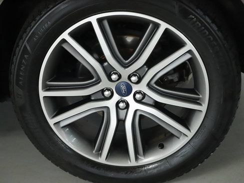 Used 2019 Ford Edge Titanium w/ Equipment Group 301A AWD/4WD image 41