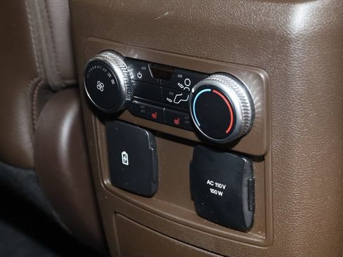 Used 2022 Ford Explorer King Ranch w/ Premium Technology Package image 16