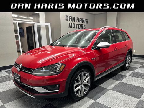 Used 2017 Volkswagen Golf Alltrack SEL image 1