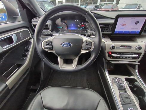 Certified 2022 Ford Explorer XLT w/ Equipment Group 202A image 16