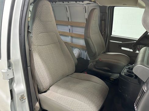 Used 2017 GMC Savana 2500 image 14