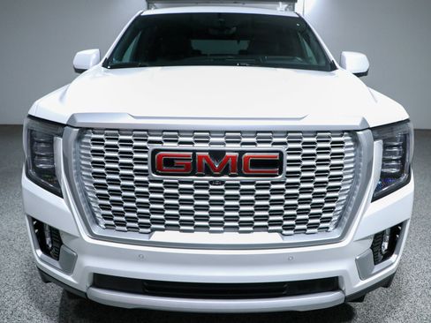Used 2023 GMC Yukon Denali w/ Denali Reserve Package AWD/4WD image 4