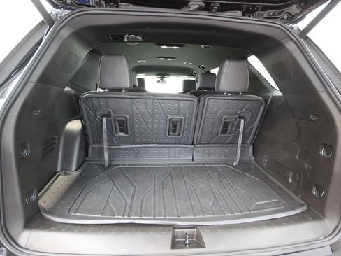 Used 2022 Chevrolet Traverse LT w/ LPO, Floor Liner Package AWD/4WD image 6