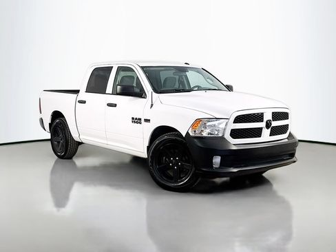 Used 2016 RAM 1500 Express RWD image 37