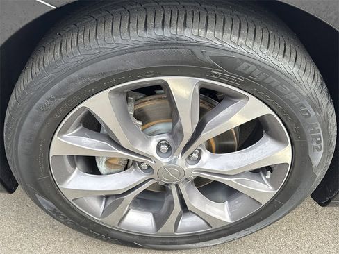 Certified 2019 Chrysler Pacifica Limited w/ Tire & Wheel Group image 14