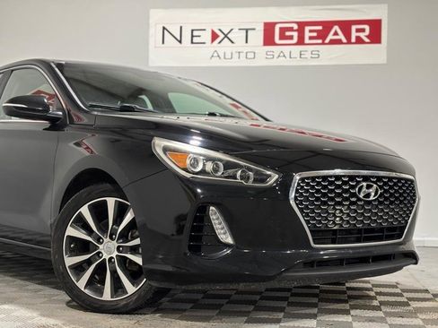 Used 2018 Hyundai Elantra GT w/ Tech Package 03 image 3