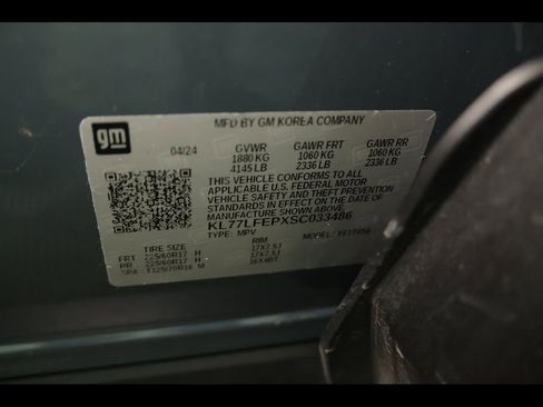 Used 2025 Chevrolet Trax LS w/ LS Convenience Package image 28