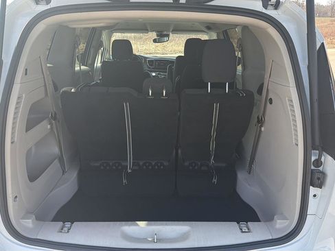 Used 2023 Chrysler Voyager LX FWD image 11
