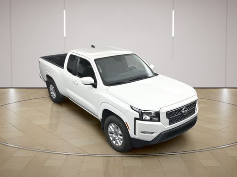 Certified 2024 Nissan Frontier SV w/ SV Convenience Package RWD image 31