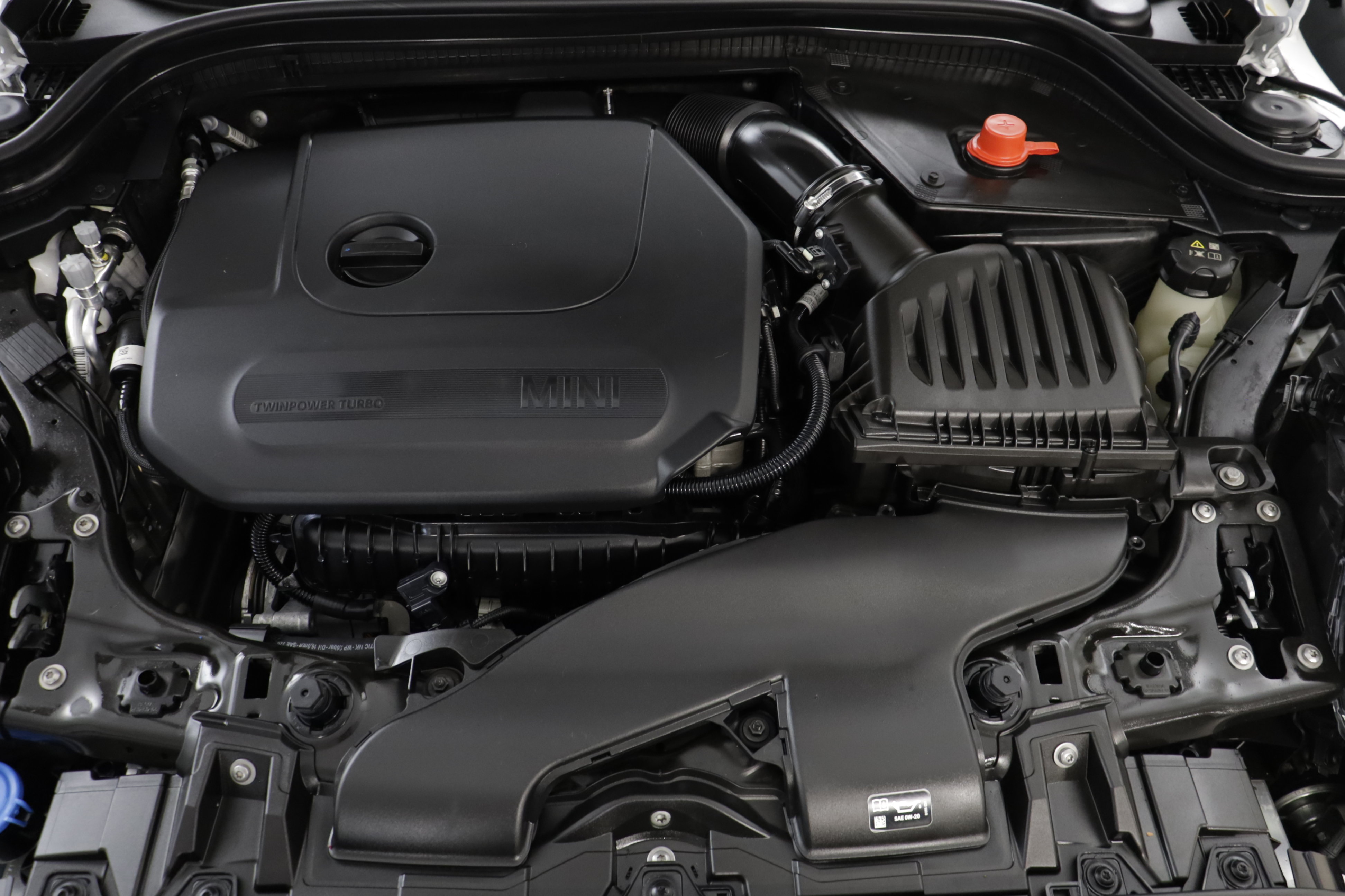 Certified 2024 MINI Cooper 2-Door Hardtop FWD image 23