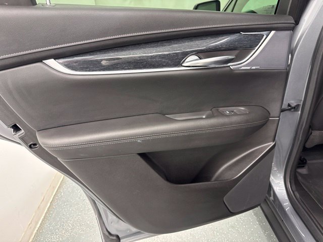 Used 2022 Cadillac XT5 Premium Luxury w/ Technology Package AWD/4WD image 17