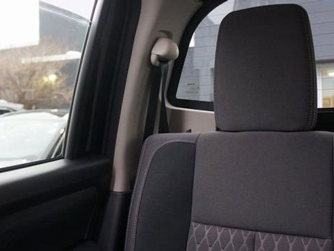 Used 2024 Nissan Titan SV w/ SV Convenience Package image 59