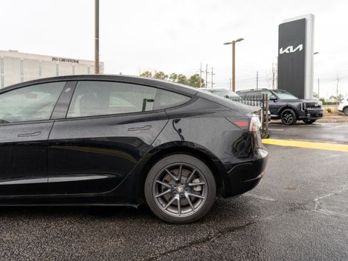 Used 2023 Tesla Model 3 Standard Range image 5