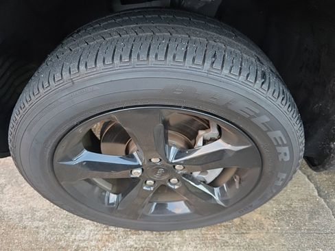 Certified 2024 Jeep Grand Cherokee L Laredo image 2