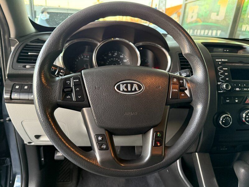 Used 2011 Kia Sorento LX AWD/4WD image 19
