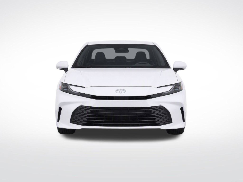 Used 2025 Toyota Camry LE FWD image 5