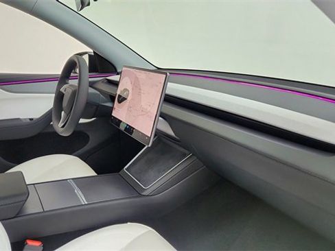 Used 2026 Tesla Model Y Long Range image 19