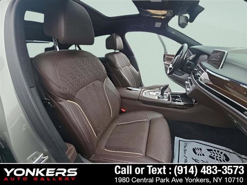 Used 2020 BMW 740i w/ M Sport Package image 7