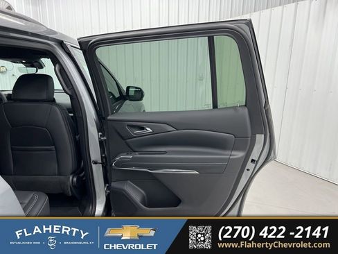 New 2026 Chevrolet Traverse LT w/ Driver Confidence Package AWD/4WD image 12