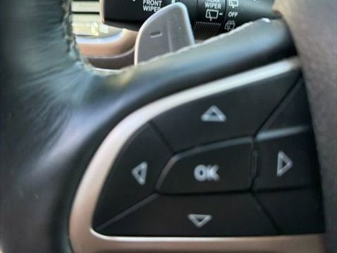 Used 2016 Jeep Grand Cherokee Limited image 18