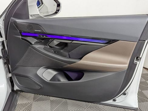 Certified 2024 BMW i5 eDrive40i w/ Convenience Package image 31