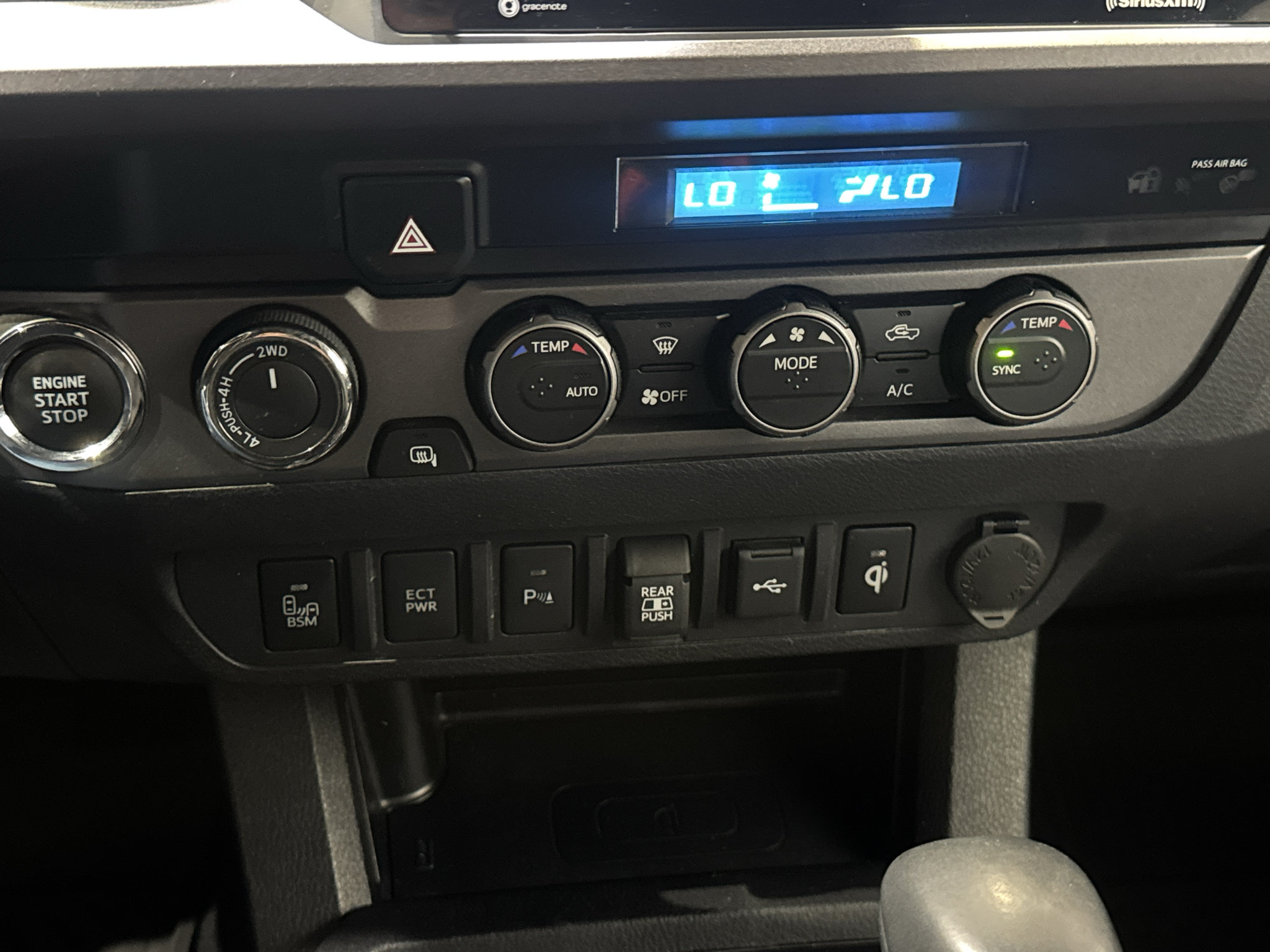 Used 2023 Toyota Tacoma TRD Off-Road w/ Technology Package AWD/4WD image 27