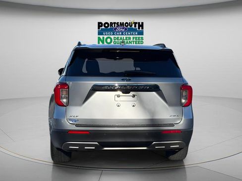 Used 2022 Ford Explorer XLT w/ Equipment Group 202A AWD/4WD image 28