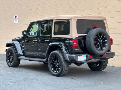 Used 2022 Jeep Wrangler Unlimited Sahara AWD/4WD image 6