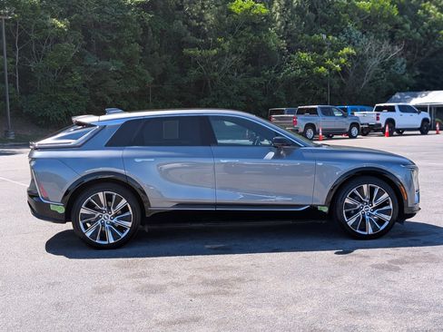 Used 2023 Cadillac Lyriq 2WD image 10