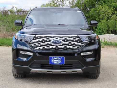Used 2023 Ford Explorer Platinum w/ Technology Package AWD/4WD image 17