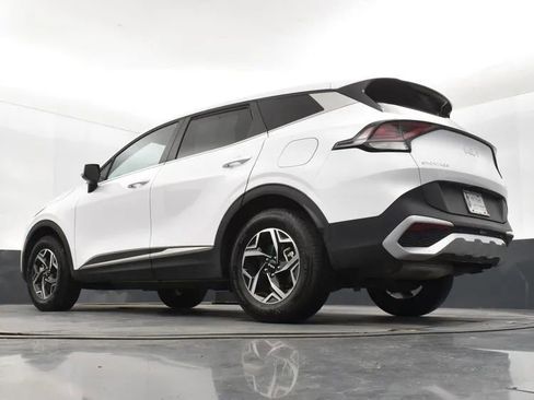 Used 2025 Kia Sportage LX image 12