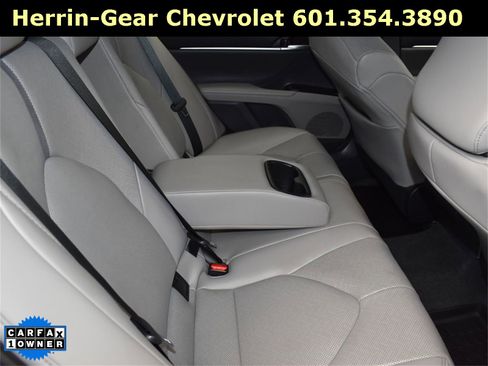 Used 2022 Toyota Camry XLE image 19