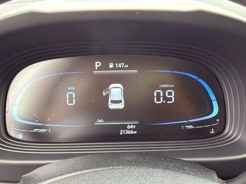 Used 2023 Hyundai Venue SE image 22