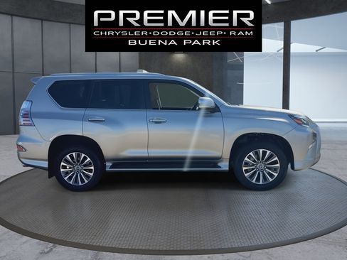 Used 2023 Lexus GX 460 Luxury w/ Off Road Package AWD/4WD image 9