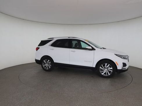 Used 2022 Chevrolet Equinox Premier FWD image 25