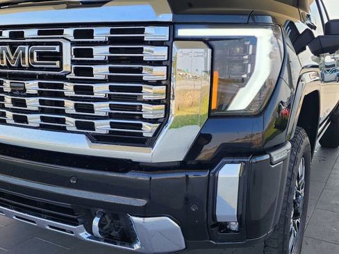 Used 2024 GMC Sierra 3500 Denali w/ Denali Reserve Package image 2