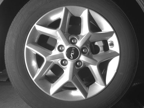 Used 2025 Kia Soul LX w/ LX Technology Package FWD image 20