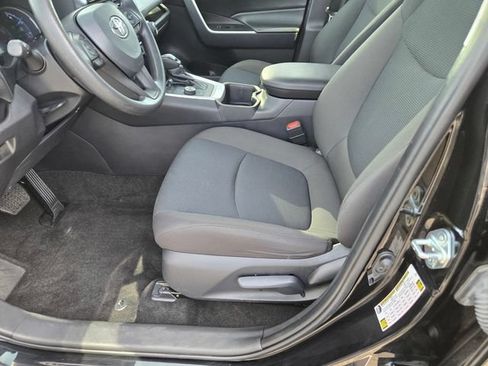 Certified 2024 Toyota RAV4 LE AWD/4WD image 19