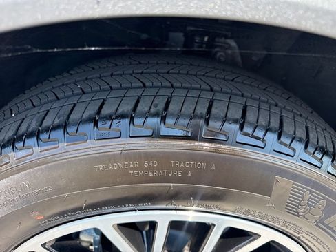 Used 2024 Ford Escape SE FWD image 18