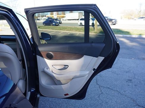 Used 2022 Mercedes-Benz GLC 300 GLC 300 image 28