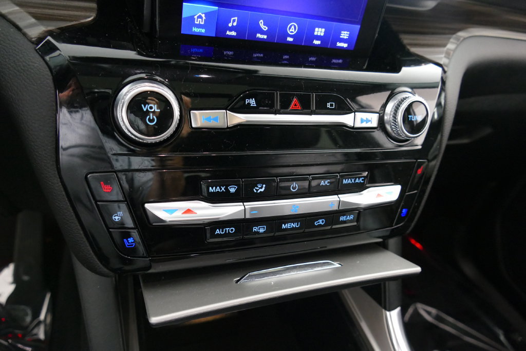 Used 2023 Ford Explorer Limited w/ Limited Technology Package AWD/4WD image 20