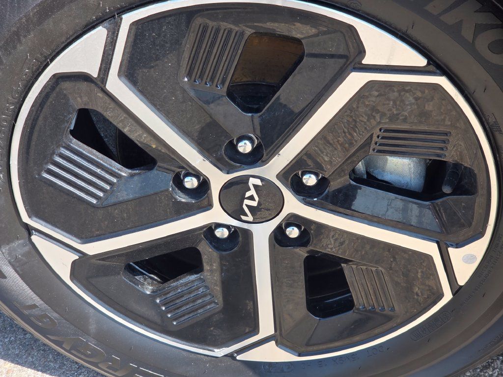 Used 2023 Kia Niro EX FWD image 19